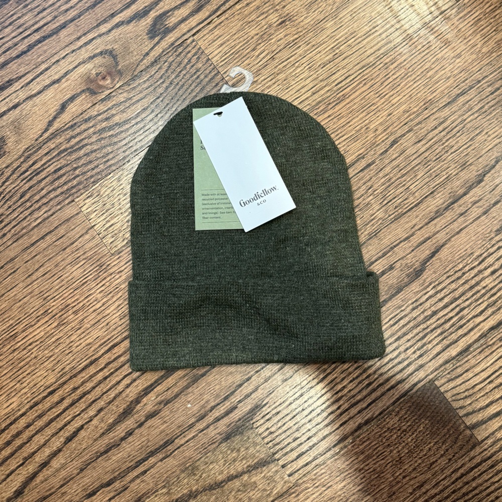 3/$10 - NWT Men’s Goodfellow Beanie